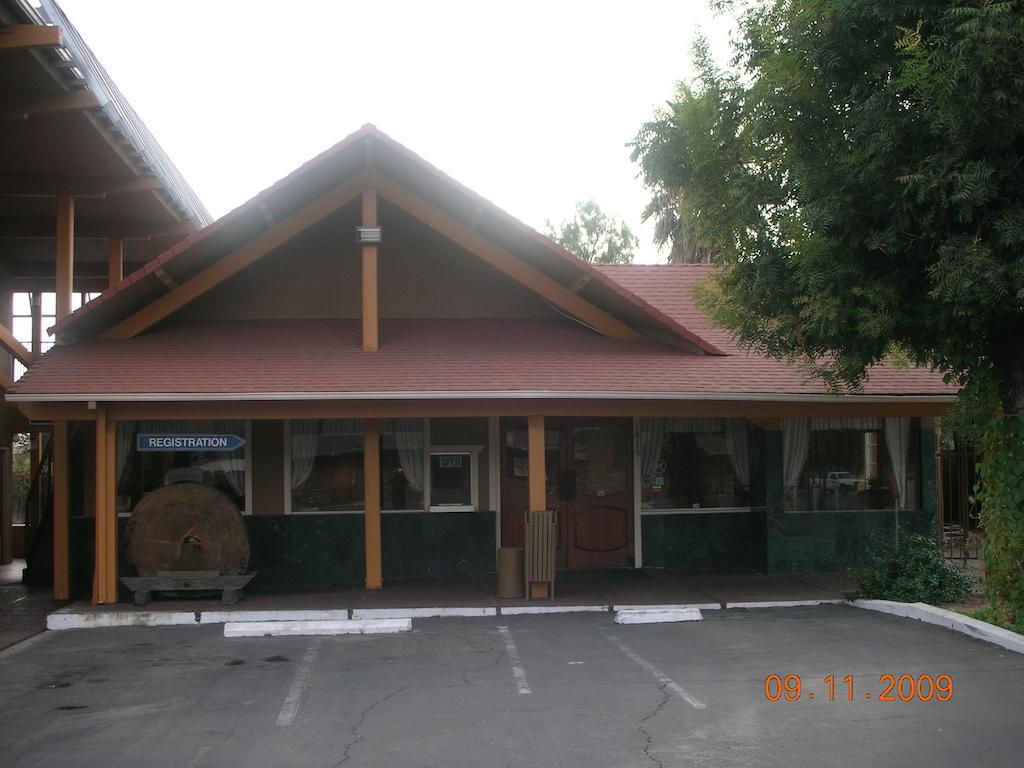 Parkside Inn פרסנו מראה חיצוני תמונה